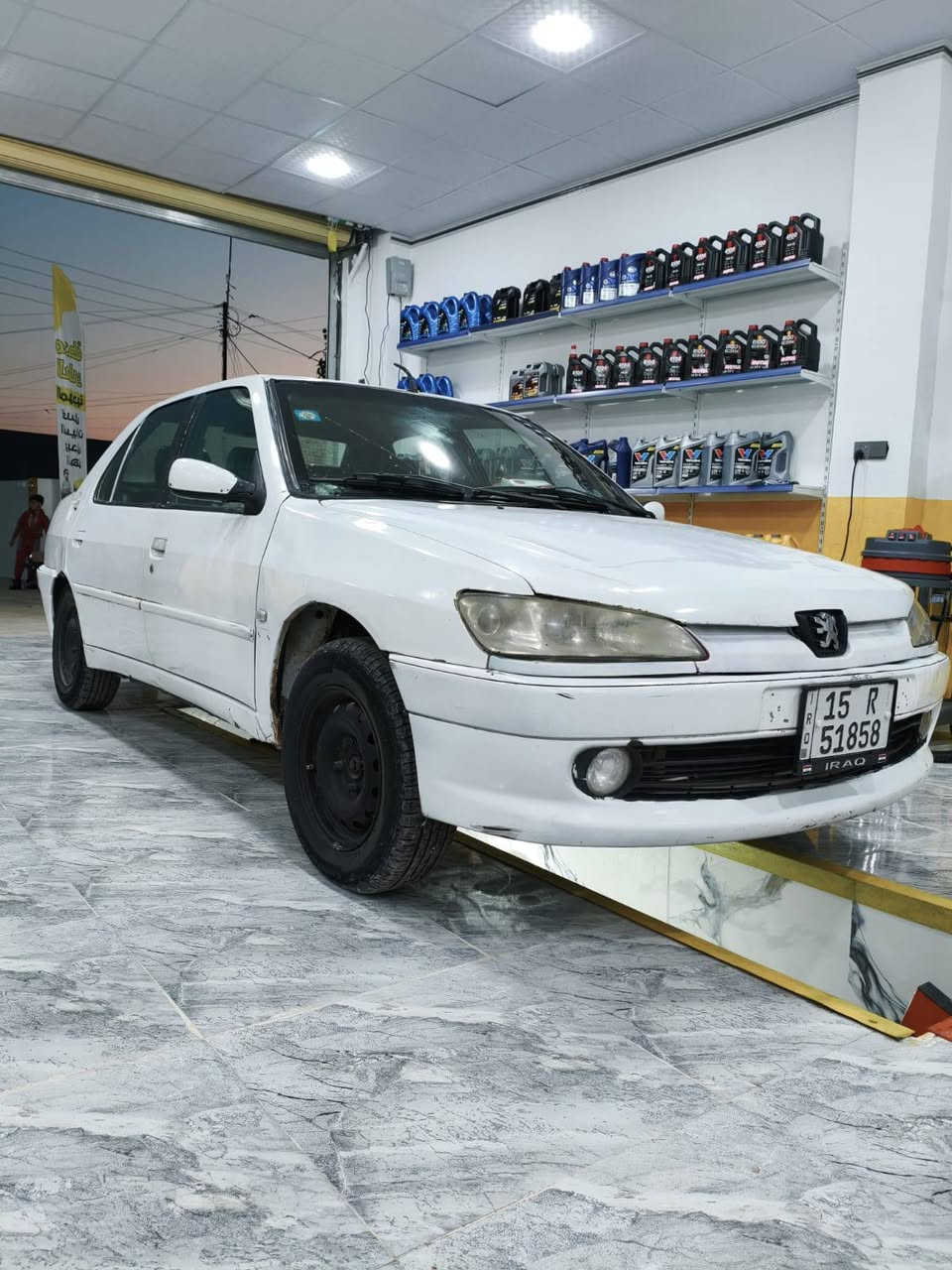 بيجو ٣٠٦ للبيع او مراوس السياره بسمي بيها صبغ جاملغات امامي وبونيد السعر ٣٤ ***********
