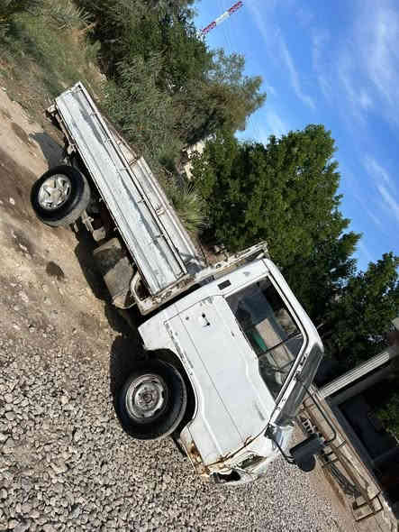 السلام عليكم 
للبيع كيا بيك اب موديل 1996رقم ديالى الجديد سنويه جديده شرط التحويل مكينه وكير مكفولات شاصي مكفول 
مكاني ديالى مندلي 
السعر 30وبيها مجال 
للااستفسار 
***********
