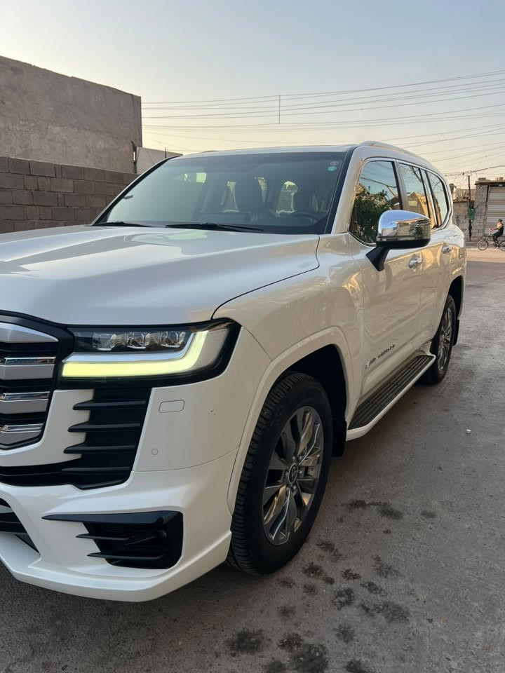 تويوتا لاندكروزر VX Limited 2023 وكالة ساز(SAS)
ضمان شركة ساز بحالة الوكالة مكفولة كفالة عامة
المحرك : V6 تنفس طبيعي 4000
ماشي : 34.000 KM
المواصفات : فول 1/1
مكانها : بغداد هـ ***********
السعر :  68.000 $ دولار
