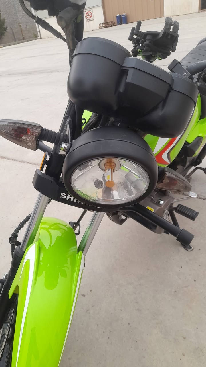 سلام عليكم 
عندي شايينك لون اخضر  موديل 23 طالع بل25 مكمرك وكامل مكاني بلدورة  [[[[سويت حادث كلش بصيط بيها وأريد أبيع على وضعيتها ]]]]ملاحظة ما مشتغلة دلفري ابد اني صاحبها  الثاني ]]]]]بيها نقص ستاند وصطي وعدد الكيلو متر واكف 
سعر(( مليون  )) وبيها مجال 
*********** واتساب 

[[]]]]][[[[
*********** بدون واتساب
