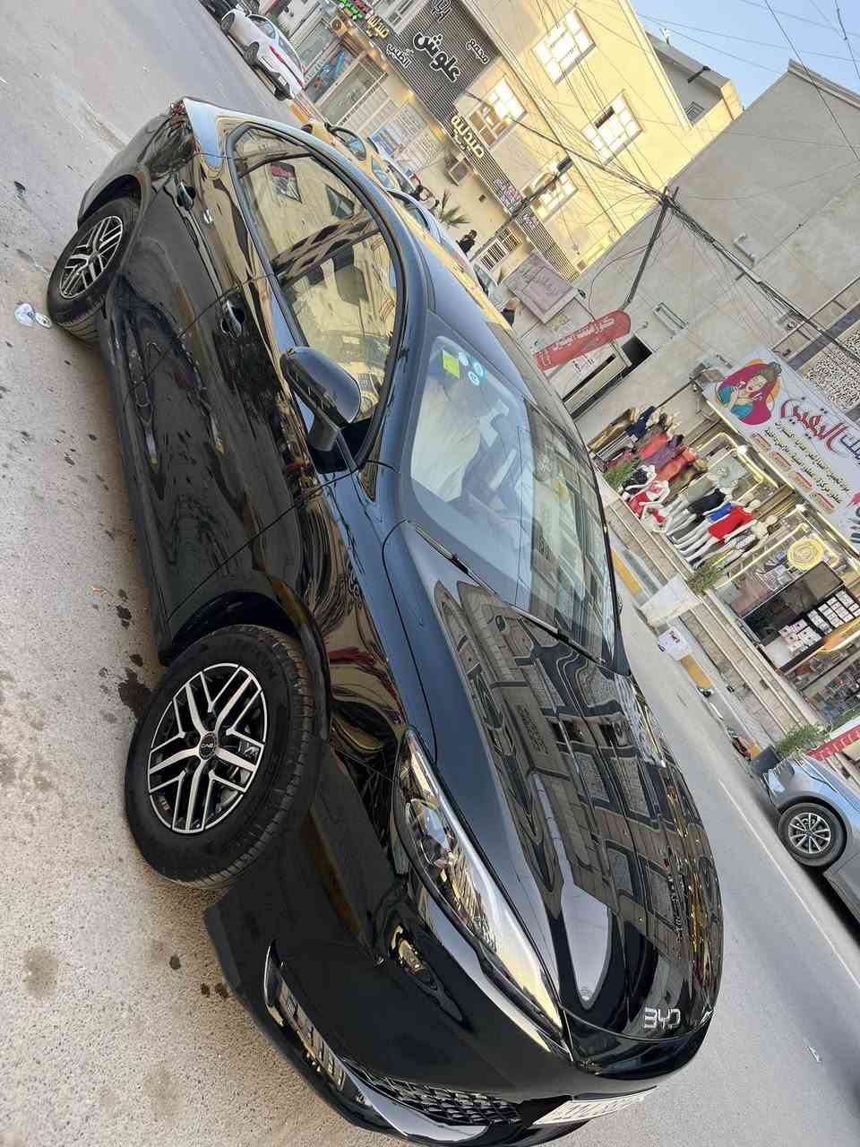 سلام عليكم سيل 5 ويل  كروم رقم مميز. اريد اراوس *********** بغداد لإسكان شعندك مراوس نزل واذا بيع 19 و250 وبيها مجال ماشيه 4 الف 3 شحن والف بانزين
