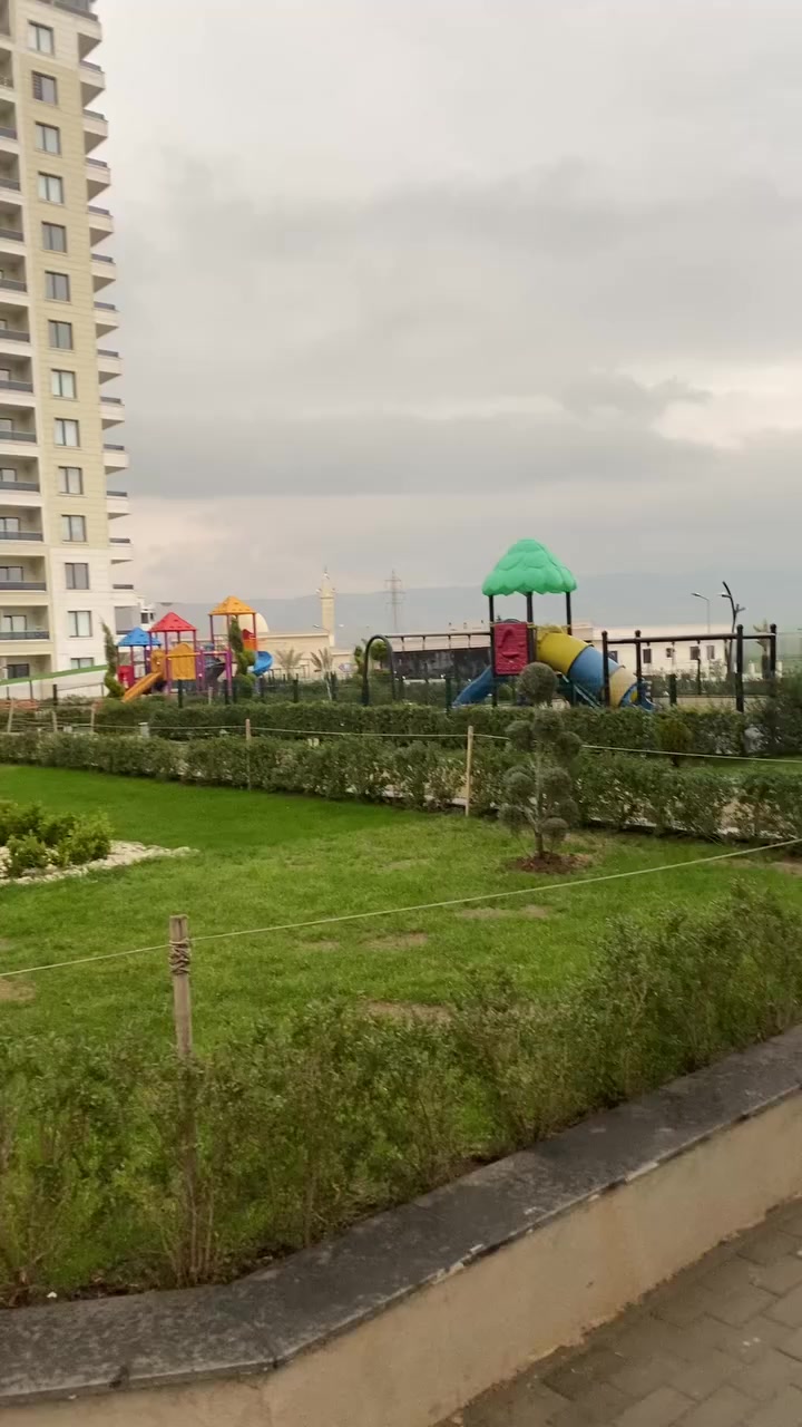 شقة في مجمع لالاف في دهوك/دوميز
طريق دهوك- موصل 
طابق 14 الاخير بانورما 
السعر 3 دفاتر و75 ورقة نقداً
1+3 مساحة 161 م
للاستفسار اكثر 
***********
يتوفر واتساب
