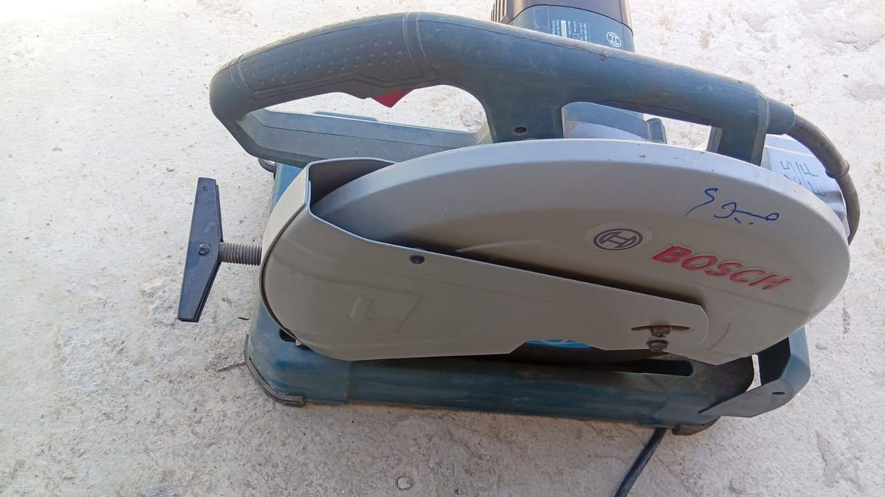 🔥 للبيع مقطع حديد Bosch احترافي 🔥

النوع: BOSCH Professional GCO 240
القدرة: 2400 واط - قوة جبارة
الدسك: 14 انج / 355 ملم
الحالة: نظيف وشغال 100% بدون اي عطل
الاستخدام: قطع حديد، زوايا، مواسير، بروفايلات الالمنيوم

المميزات:
✅ ماركة Bosch الالمانية الاصلية
✅ ملزمة تثبيت قوية + قص بزاوية 45°
✅ سرعة 3800 دورة - قطع سريع ونظيف
✅ جاهز للشغل فورا

المكان: تلعفر 
السعر: 175 الف دينار وبيه مجال للشراي
للاستفسار: [رقمك] ***********

الجادين فقط. وتدللون
