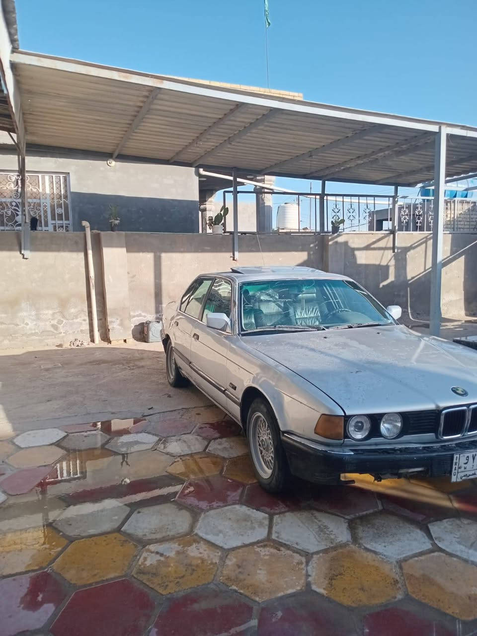 السلام عليكم  بيم 730 موديل 93 مكينه 35رقم بغداد تحول مكينه بيه ضعف كير جديد صدر جديد عوزه صبغ مال تعمير السعر28 بيه شويه العنوان تقاطع النهروان وهاذا رقم ***********
