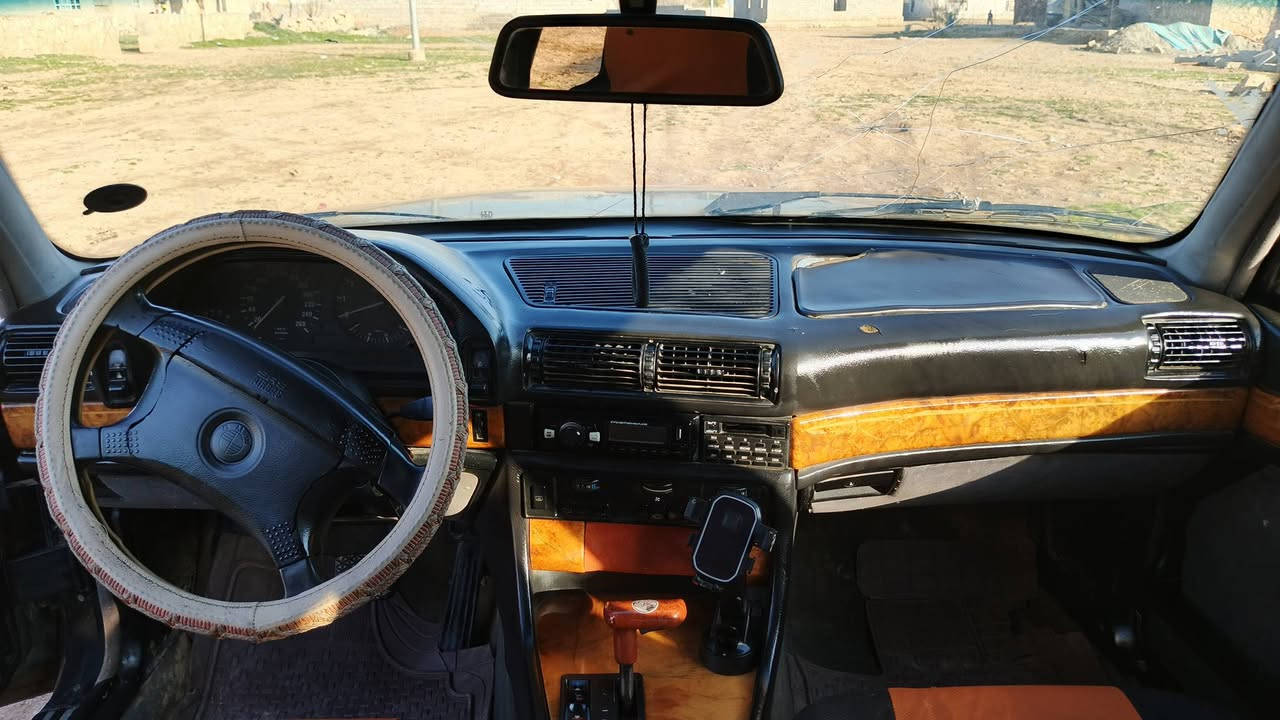 بي ام 735 موديل 93 رقم اخضر شرط التحويل سعر 30 وبيها مجال العنوان موصل ناحيه ربيعه
***********
