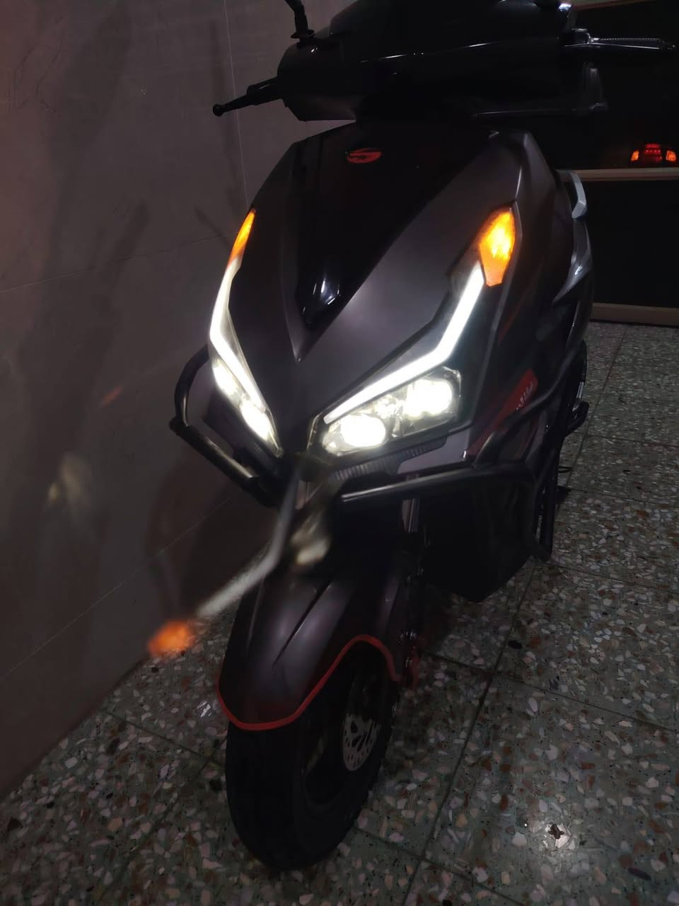 سلام عليكم دراجه سكنس دبابه الحجم الكبير .
6 بطاريات كبار شركه .
تشغل بصمة +سويج .
نظام رجوع +4 نمر ..
دبل اشاره +بلوتوث تحكم .
السعر 725..
مكاني ابو غريب مجاور مجمع بدور بغداد السكني او قرب السوق .
***********
*********** متوفر واتساب
