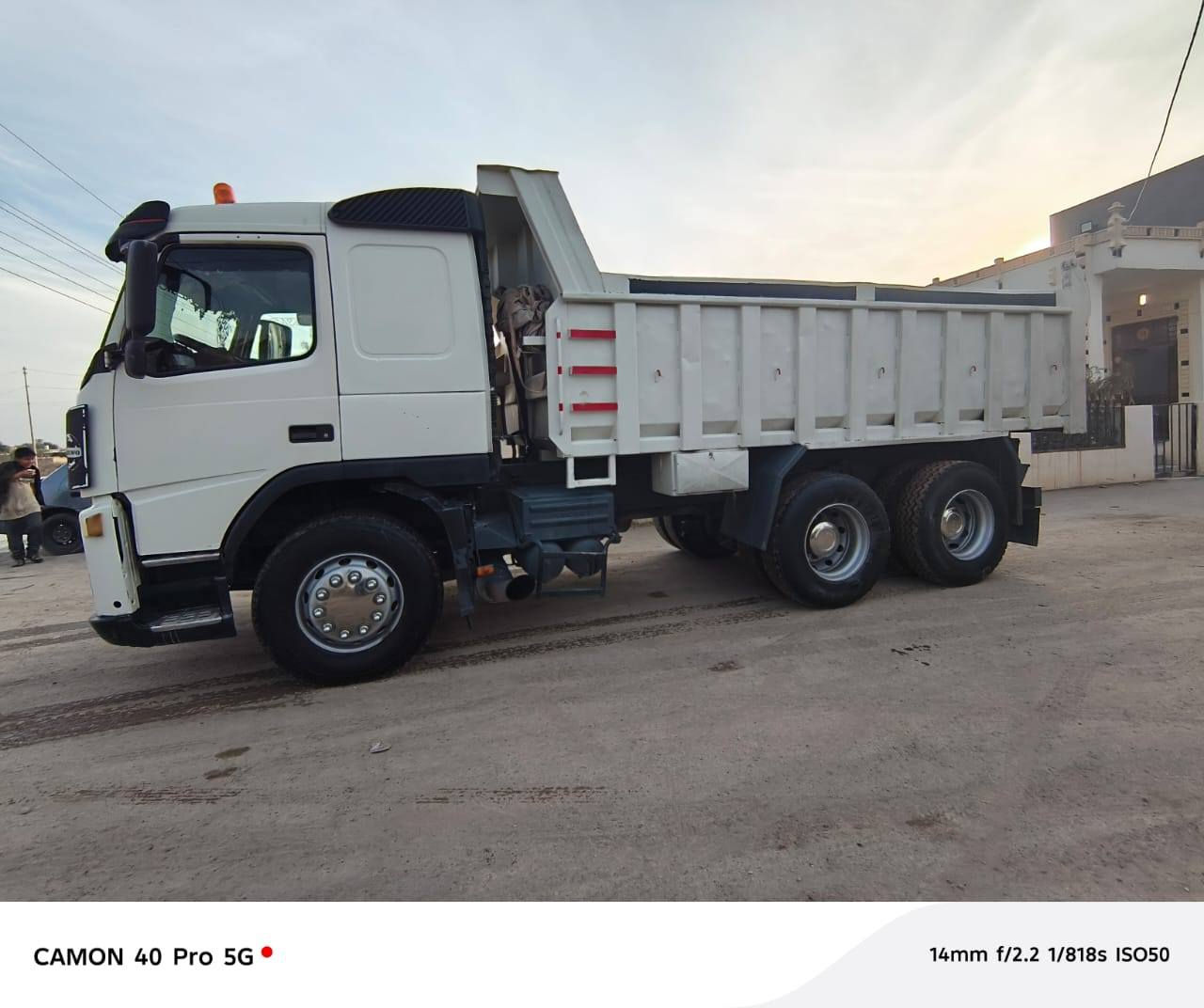 السلام عليكم ورحمة الله وبركاته
فولفو
للبيع
موديل 2003
مجموعه 
فول 
ما ناقصها 
اي شي
السعر 3
وبيها 
مجال
الستفسار
***********
