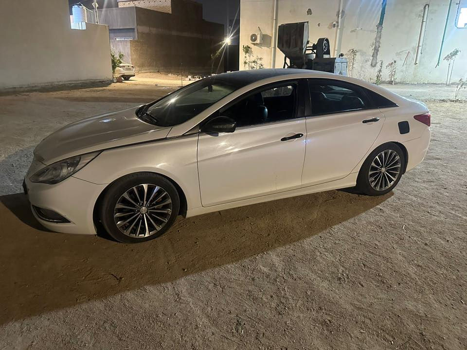 سلام عليكم 
سوناتا ادوات كصتين بيها رقم اربيل 
السياره جديده وجاهزه تبريد وتدفئه كلها شغاله تخم تاير حداديه 
اخوان السياره خط واحد غاز غاز فقط 
مكاني بصره ابو الخصيب 
السعر 50 وبيها مجال 

‭0772 332 1796‬

