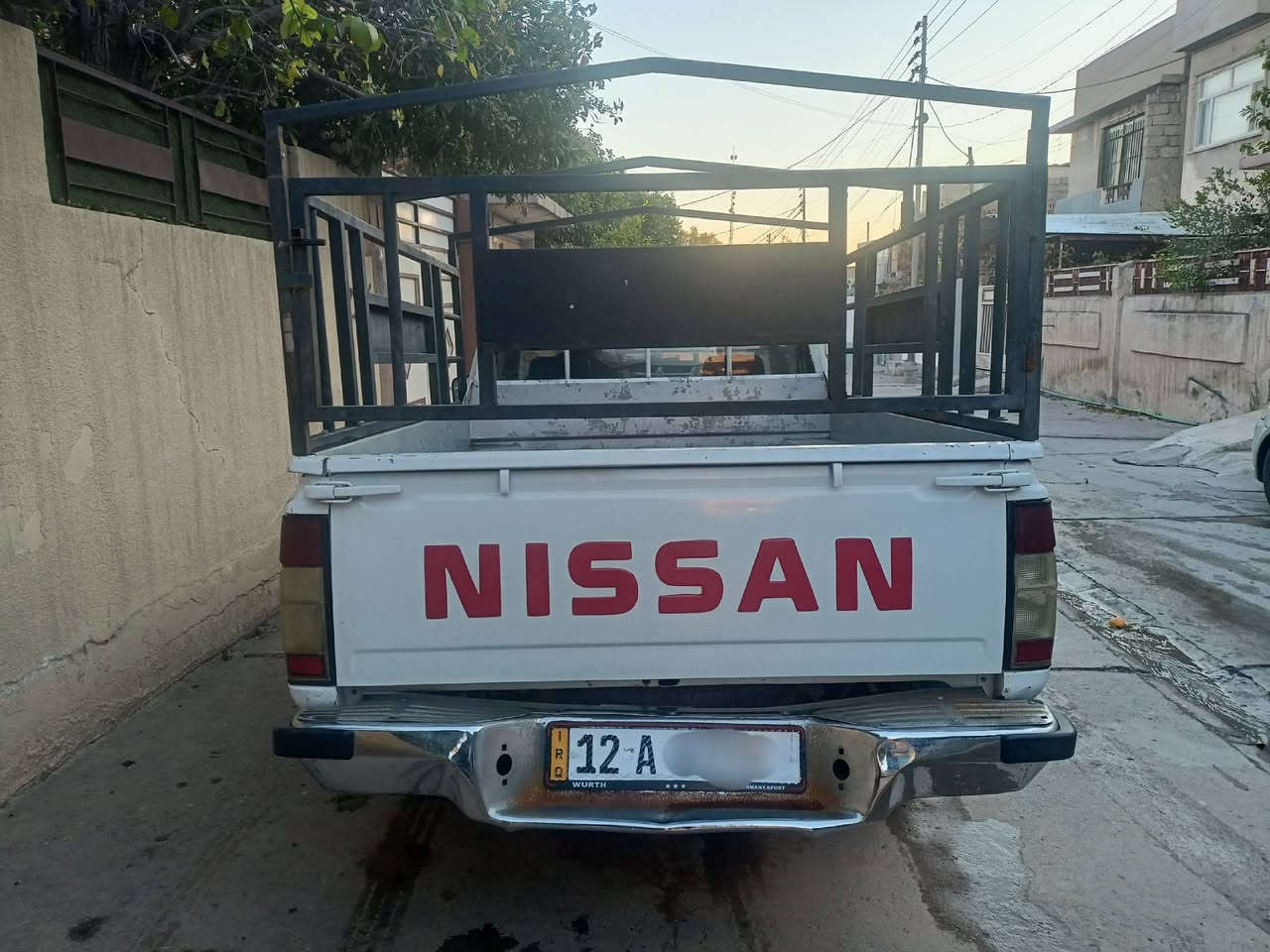 السلام عليكم
سيارة بيكم نيسان موديل 1989
رقم نينوى انكليزي جديد 
سنوية جديدة 
كاربون بانزين 
شرط التحويل 
سيارة جاهزة ما بيها نقص 
مكان السيارة موصل الايسر 

السعر 38 

***********
***********
