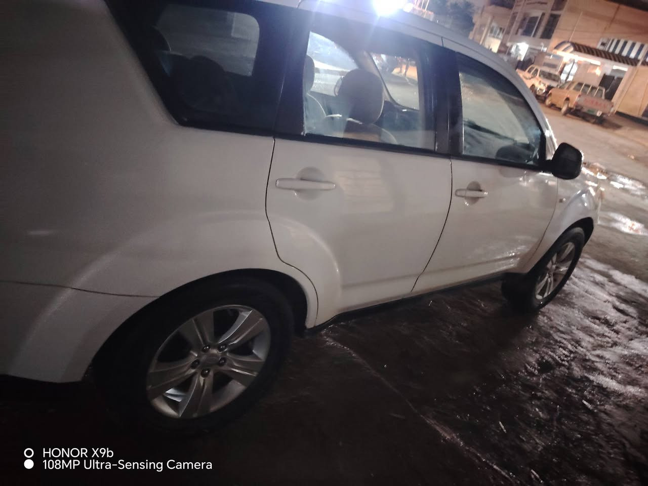 السلام عليكم 
مسيبوشي اوتلاندر موديل 2007 كير مكينه جدد تخم تاير صدر امامي اوخلفي جدد تبريد تدفئه السياره نضيفه كلش رقم اسليمانيه دولي السنويه 32 السياره احله من الصور السعر 105 بيها مجال قليل عنوان بغداد الغدير *********** ابو روان
