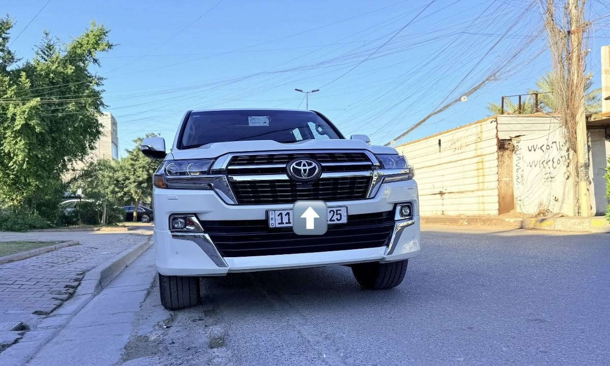 السلام عليكم
لاندكروز بحريني  2021 باب اول مكفولة كفالة عامه من الصبغ والضربه فول 1/1
مواصفاتها 
كشن 3حركات
حساسات اماميه خلفيه
3شاشات
جنطه كهرباء
داخل قرميدي
السعر 570 وبيها مجال بسيط 
للاستفسار الاتصال 
***********
