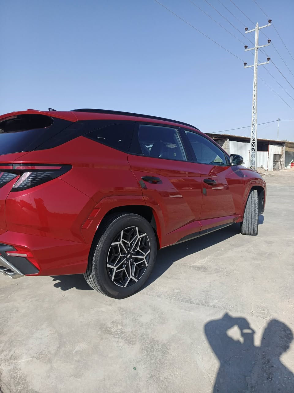 السلام عليكم رمضان كريم عليكم 
شباب توسان Nline2023
رقم بابل بسمي 
ماشيه 50
مكينه 2500
مواصفات 
كت N lineكامل بلادي
بانوراما 
تشغيل عن بعد
داخل لونين اسود واحمر 
جلد وكنتاره
شاشه كبيره 
شاشه ديجتتال
اوتو هولد
رادارات اماميه وخلفيه 
صندق كهرباء شفط 
وبيها بعد هواي موصفات 

حادثه كلش حلو بدون دواخل ابد ابد خشم البنيد وتعمير نفسه يعني لامبدل ولاابد كله ليبل واحد سياره احله من صوره
مراوس ترهم
رقم الهاتف 
***********
***********
