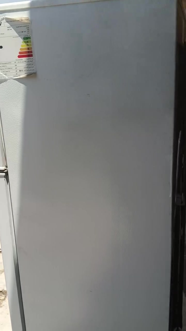 ثلاجه اللبيع سعر 60 عوزهه بس غاز ⛽ نضافه فول رقم 📱 *********** واتساب موجود
