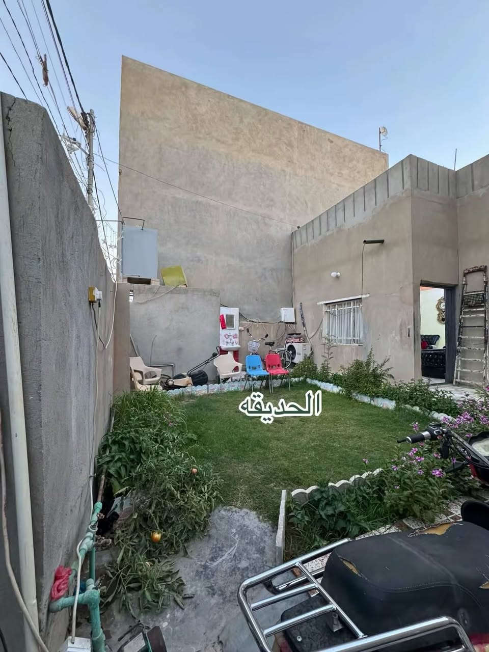 🏠 بيت للبيع في الفلوجة – حي نزال

📍 بالقرب من جامع عبد العزيز السامرائي

🔹 يُعتبر قطعة أرض مميزة للاستثمار أو إعادة البناء

📐 المساحة: 200 م²
📏 الواجهة: 10 م
📏 النزال: 20 م
🛣️ عرض الشارع: 8 م

🏠 مكونات البيت:

* استقبال
* مطبخ
* صالة
* غرفتا نوم

📄 نوع الملك: طابو صرف باسم شخص واحد

💰 السعر: 775 ألف دينار للمتر الواحد
✅ قابل للتفاوض

📞 للاستفسار  الاتصال على الارقام التاليه 
***********
***********
***********
