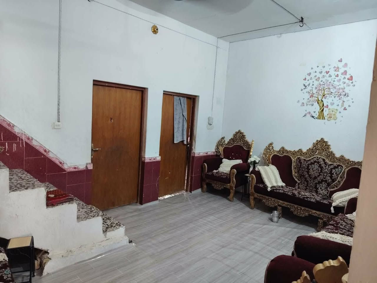 السلام عليكم بيت طابو صرف للبيع في حي الحرية خلف بناية الناحية المساحة ٤١٨ بسمي الاتصال عل الرقم ***********
