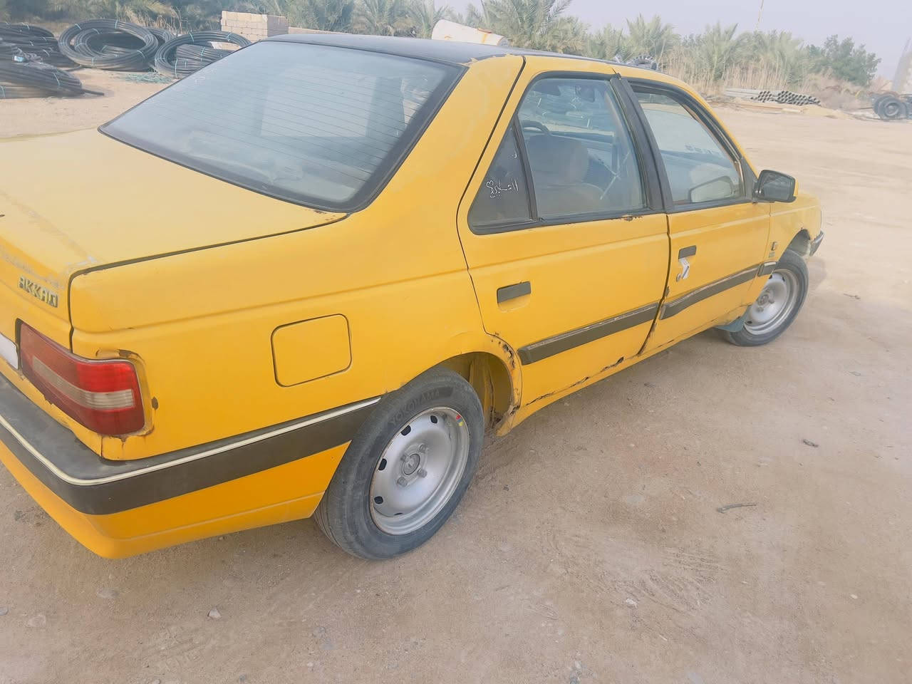 سلام عليكم سياره بيجو 405 للبيع موديل 16 مكينه وكير كفاله ولبدي شوف لعين تبريد ثلج تدفئه مكانه زبير المگصب  ***********
