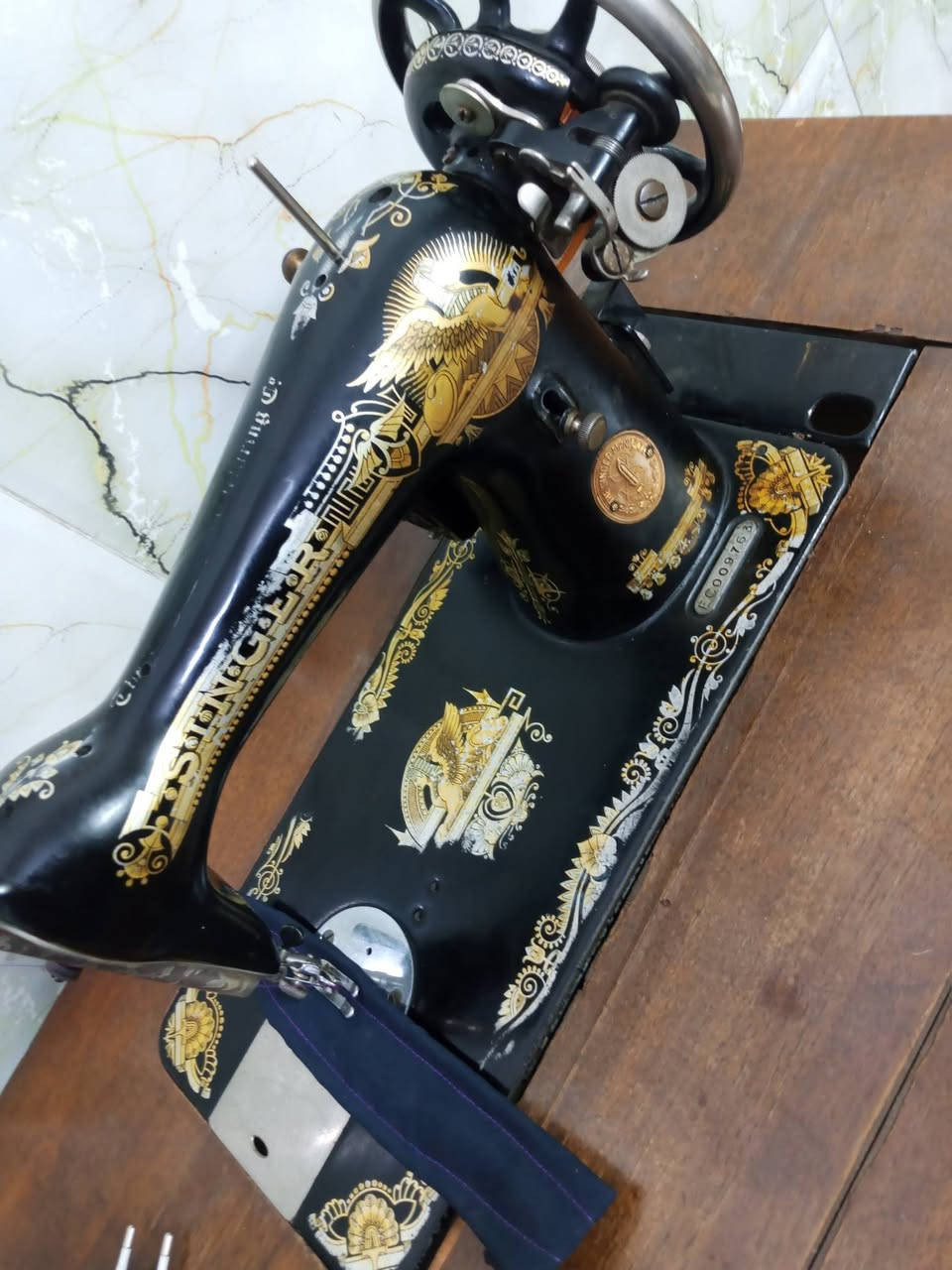 ماكينة خياطة سينگر (Singer) #أصلية #صنع__بريطاني  

عمرها التاريخي: تعود هذه الموديلات غالباً إلى أوائل القرن

 العشرين (ما بين 1910 و 1950)  مكينه نظيفه جدا جدا

شغاله بالكامل   شرط على وضع الشركه برغي مامفتوح بيها

العنوان بغداد  لا يوجد توصيل


**إذا كنت صاحب هذا الإعلان وتريد حذفه لأي سبب، رجاءا أرسل رسالة إلى الدعم الفني**