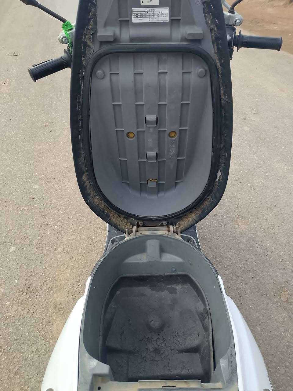 دراجه اكزز فحل ياباني بلادية بوضع حاوية كلها بلاديه السعر 475الف وبيها مجال لشراي  برقم ***********او مراسلة الصفحه مكاني بابل
