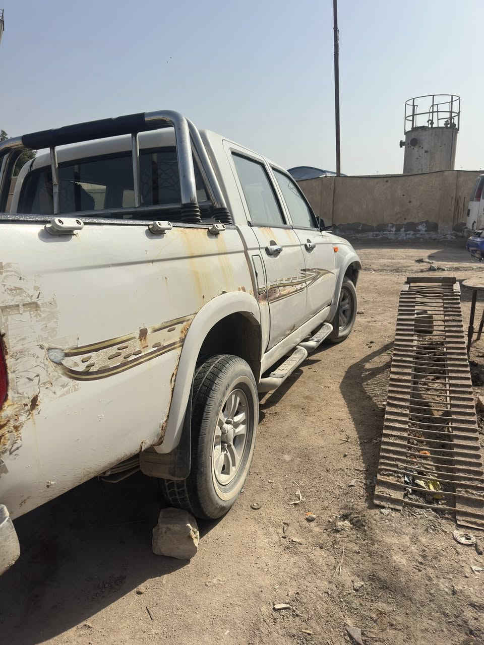 السلام عليكم بيكم شيري موديل 2011 حادث كما موضح بالصوره مكان السياره البصرة ابي الخصيب للاستفسار اكثر على الرقم ***********
