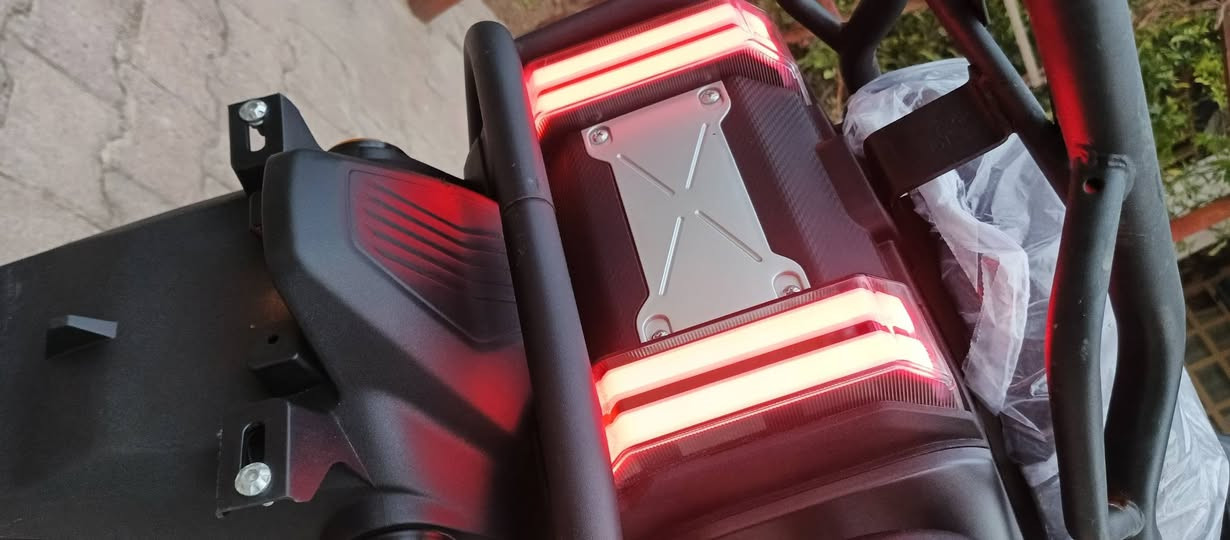 سلام عليكم 

دراجة ساعقة #للبيع 

نضافة ماشاء الله ١٠٠/١٠٠

ـ بطاريات مصطرة جدد 
ـ مستخدمة قليل ماشية ٢ الف فقط 
ـ لون مميز اسود طافي 
ـ جهاز انذار 
ـ تشغيل عن بعد 
ـ موديل 26 
ـ سويجات 2 بصمات 2 
- شاحنة اصلية 

دراجة نضيفة حيل ومستخدم قليل 

مكان : فلوجة ـ صقلاوية 

🔴السعر وبقية التفاصيل اتصل عل رقم وتدلل 

***********
