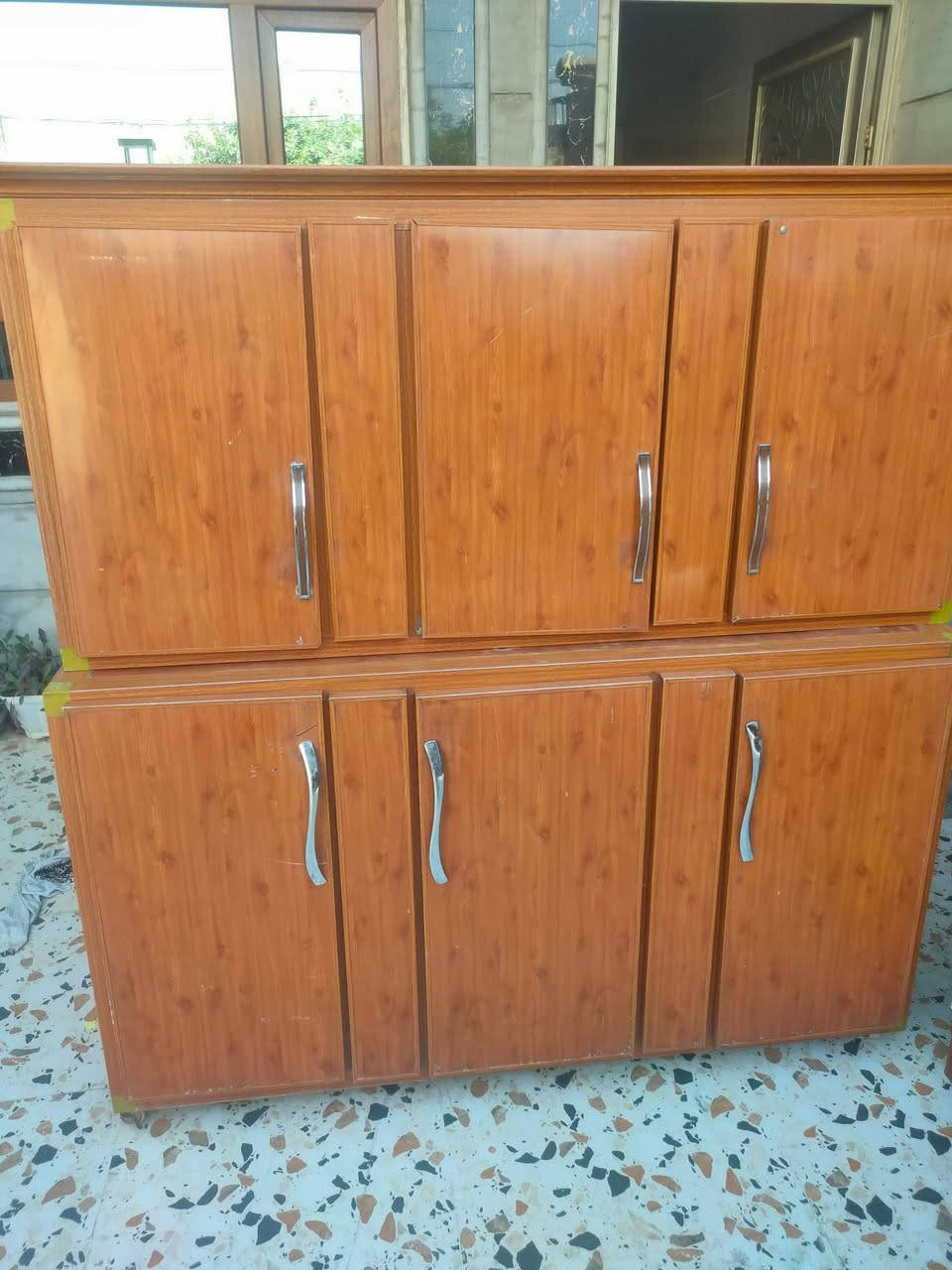 كاونتر متر ونص 3قطع نضيف السعر 180 وبي مجال ***********
