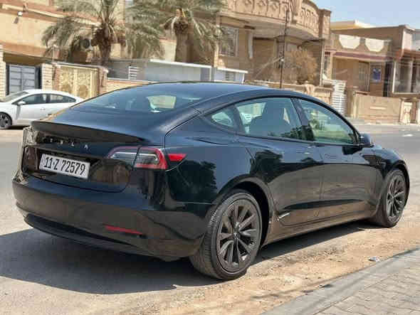 السلام عليكم من رخصة الادمن 

للبيع تسلا مدل 3 تك ماطور موديل ٢٠٢٣ بدون ايرباك حادثها خفيف جدا فقط قبق الجنطه وصور الحادث موجوده بالمنشور بدلته وصبغته  سياره بعدها على وضع الشركة مابيها اي مسج وماملعوب بيها وياها شاحنتها الاصليه  اون لاين محدثه اخر تحديث رقم بغداد بأسمي، سعرها ١٥٥ مكاني النجف ***********
