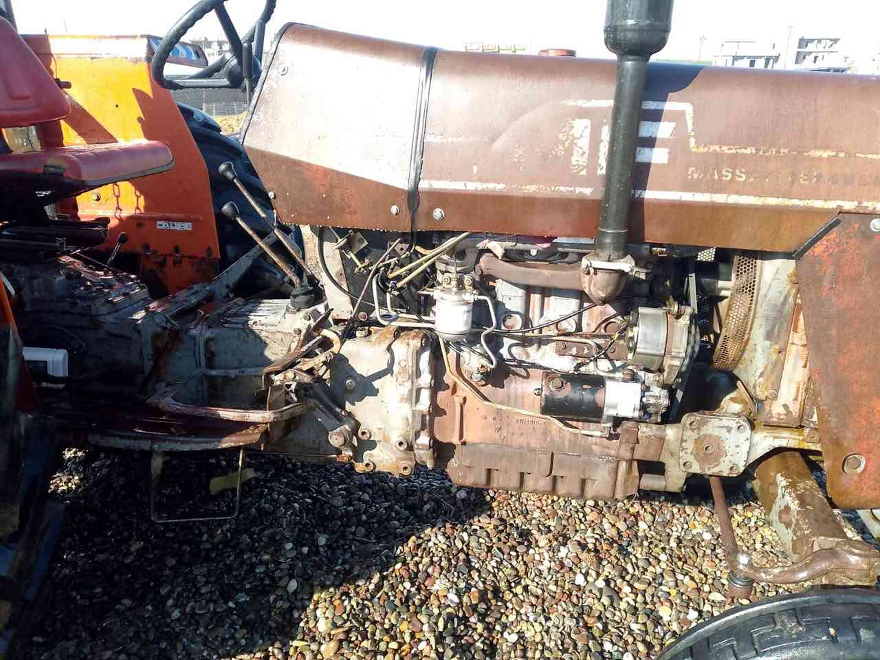 مكلف بالنشر فورگسن للبيع محرك معمر رايمن وگير اكسل شرط موديل 81 رقم الماني نينوى شرط التحويل تايرات الاربعة جدد كهربائيات جاهزه السعر 11مليون العنوان نينوى ناحية الگياره قريه الشبالي الشراي الاتصال على الرقم ***********
