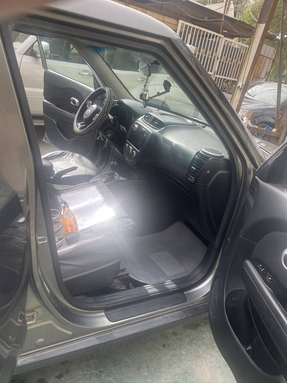 كيا صول 2014 امريكي
رقم بغداد انكليزي باسمي 

مكينه 1600 gdi مكفوله 

ماشيه 66  وقابل للزياده

صفر غرامات 

شاشه كبيره + بلوتوث

كامره

تحكمات ستيرن جهتين 

ويل كب 

نظام ايكو اقتصادي بانزين

تخم تايرات جديد

باتري جديد

تخم بلكات وتم تنظيف جويتر ونوزلات وتشيش الراديتر

حادثها جداً بسيط

ضرر صندوك سطحي بامريكا ومرجع ع البارد وحتى صور مابيها ع الكوكل 

وشبر جاملغ صبغ بالعراق يعني قطعه وحده صبغ

كلشي بيهه ع وضع الشركه وبلادي 

السياره بدون اي نقص او خلل او مصرف 

مكاني بغداد / المحموديه 

سعرهه 110 وبيها مجال بسيط 

رقمي  *********** متوفر واتساب
