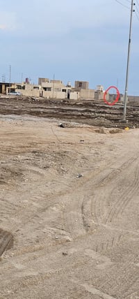 قطعه ٢٠٠متر  في حي الجوادين النزاله الثانيه  قريبه على السكه ماء كهربا...