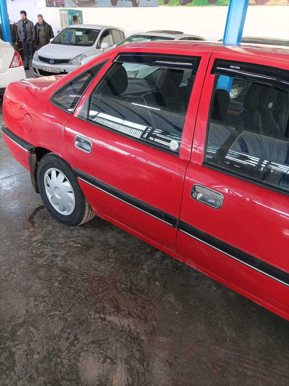 السلام عليكم اوبل فكترا موديل ١٩٩٣  محرك ١٨  كير عادي قطعه وحده صبغ  السيارة نضيفه جاهز من كل النواحي  مكانهة تكريت  
***********
