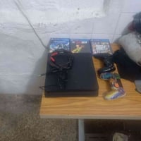 بلي فور سلم وربي للبيع ياتي معاه جميع ملحقاته يادي معاه ثنين يدات نضيف...