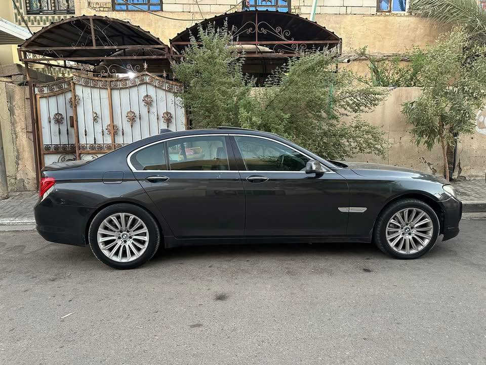 سلام عليكم BMW f01/2010 /750 للبيع مواصفات معروفه مال 50 شويه بيها خربطه السعر قيم وأخذ بل يرضي الله السيارة خليجي بس الدعاميات مصبوغات وبيها بادرين زغار  موجوده بالبصرة *********** بل يرضي رب العالمين تحياتي الكم
