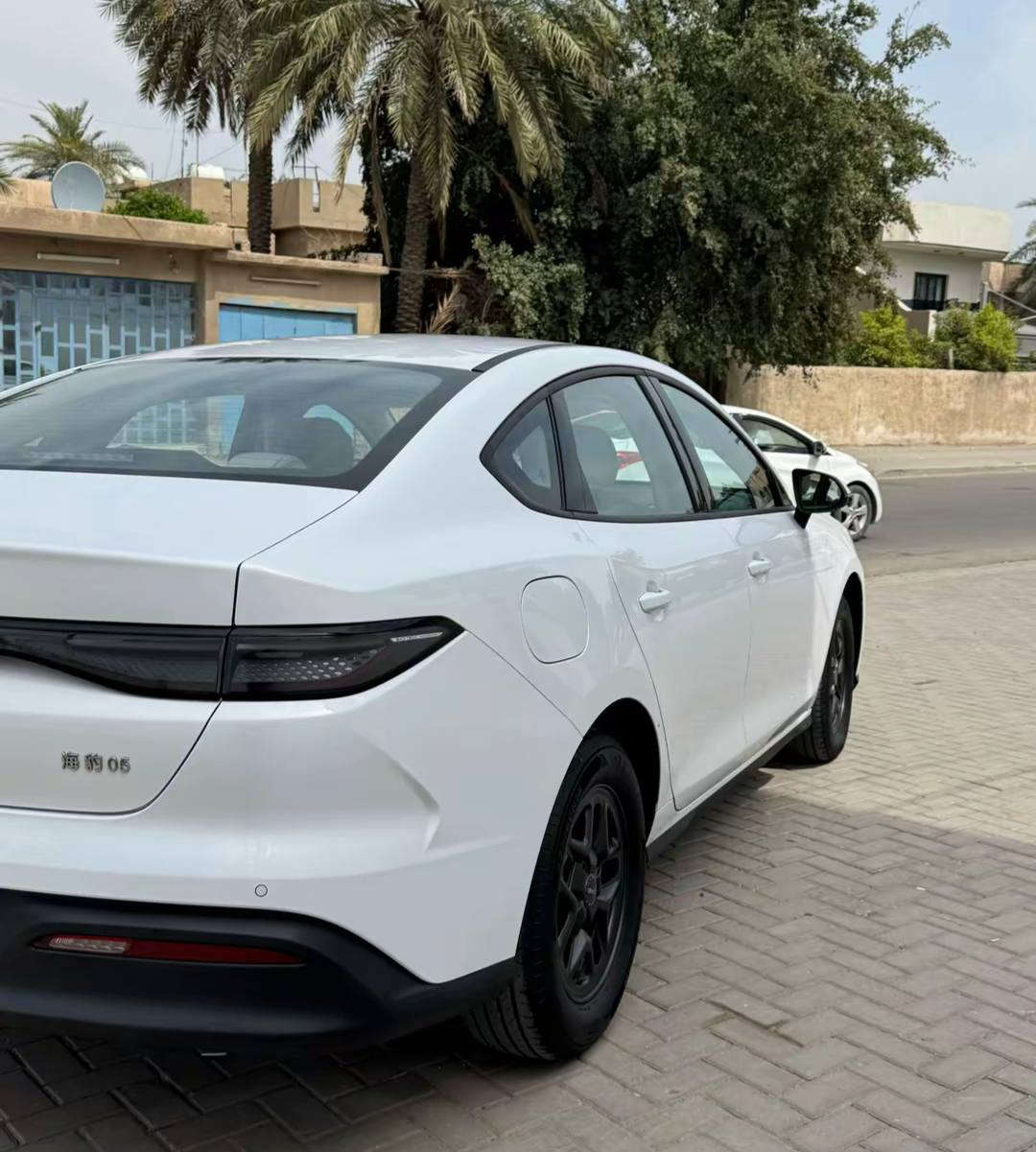 BYD سيل 5 موديل 2025 لون ابيض داخل ابيض 
بحالة الوكالة كفالة عامة وجميع ملحقاتها كاملة
رقم كربلاء دولي بأسمي تحويل مباشر 
السعر 20 مليون و150 الف عراقي وبيها مجال بسيط
مكانها كربلاء ***********
***********
