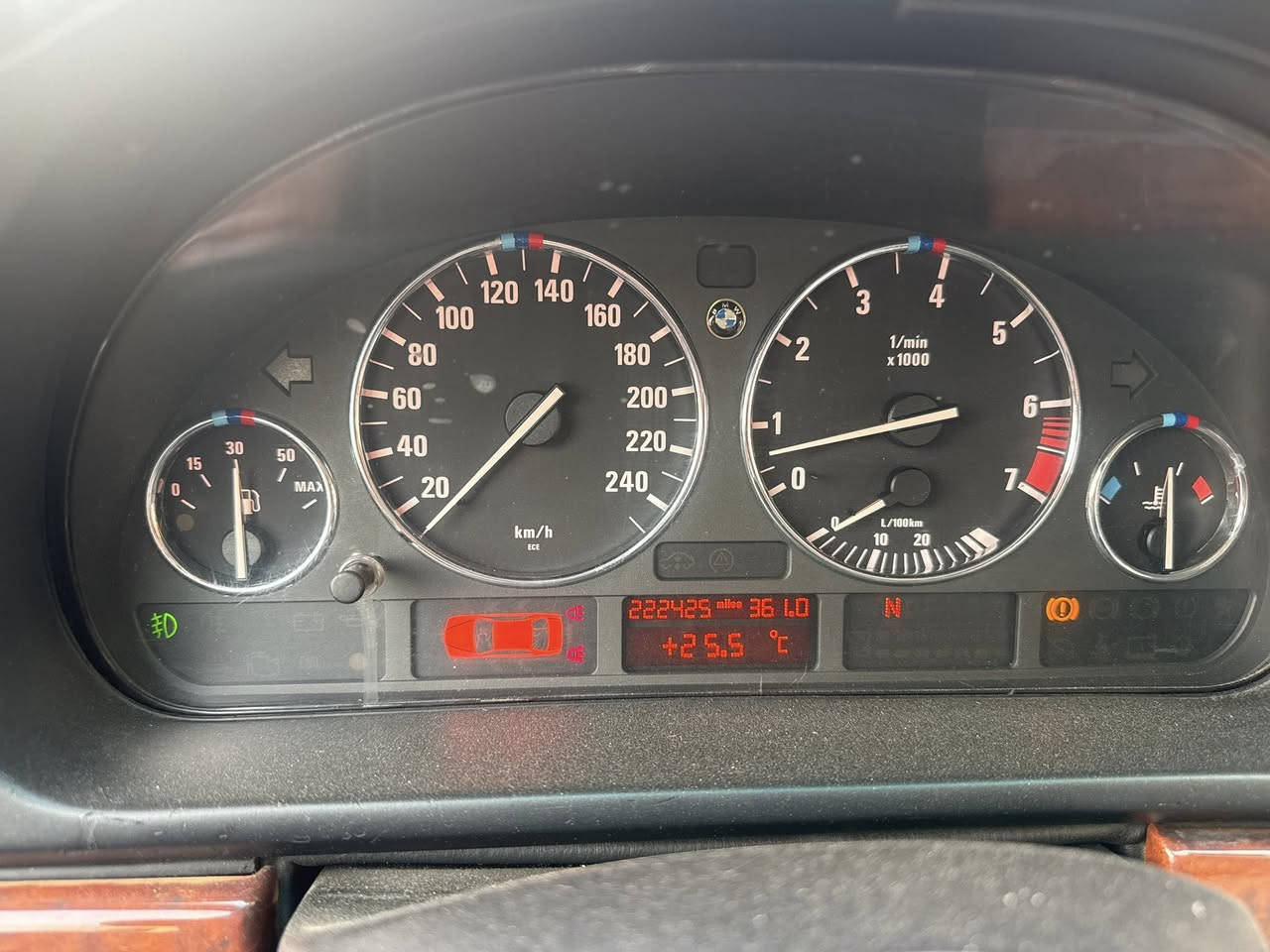 ‏BMW E39 525

موديل2002

جام كهرباء ، مري كهرباء ، دعاميات m ، دركه m ، سياره مرتبه كلش ومناقصها شي ، كهربائيات وتبريد كلها شغال ، 3 انظمه قياده نورمال ، وسبورت ، وكير عادي ،محرك وكير كفاله ، سياره بيها احزام اوربا مكفوله من الحادث والمعجون ومكفوله من الشرعيات ، سياره رقم دهوك الجديد ،، هزه جديده  وكاله عامه بسمي تحويل شوكت متريد اروح احولك 
***********
