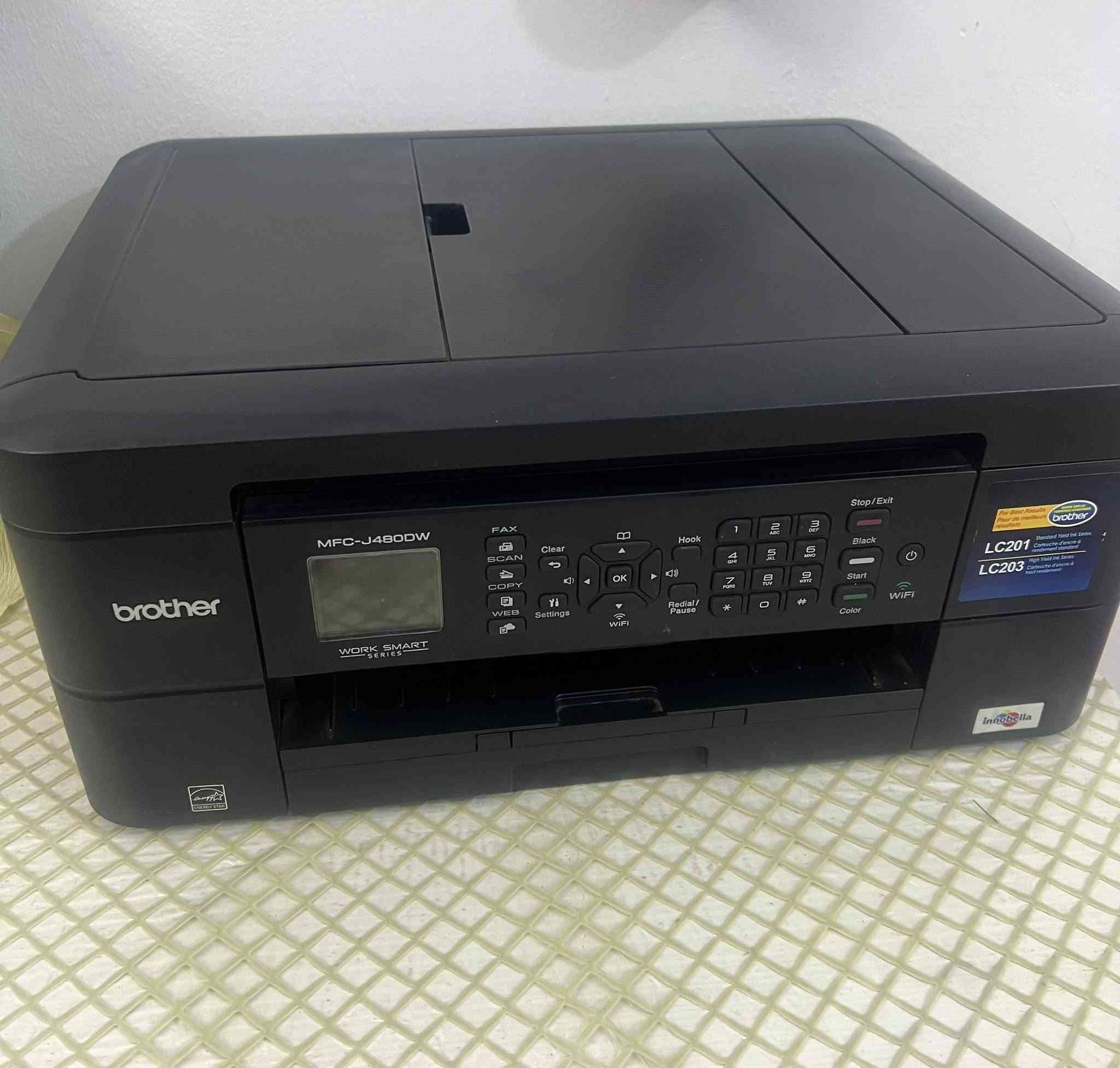 طابعة مستعملة للبيع :
🔹النوع: Brother
🔹 الموديل: MFC-J480DW (Work Smart Series)
🔹 الوظائف: طباعة + سكنر + تصوير + فاكس
🔹 تدعم WiFi (تطبع من الموبايل واللابتوب بسهولة)
🔹 جودة طباعة عالية (ألوان + أسود)
🔹 استخدام نظيف وحالتها جداً ممتازة

📌 مناسبة للطلاب، المكاتب، والاستخدام المنزلي

💰 السعر: (١٥٠)
📍 الموقع: (بغداد)

📞 للتواصل خاص 

✨ فرصة حلوة للي يريد طابعة عملية وسعرها مناسب


**إذا كنت صاحب هذا الإعلان وتريد حذفه لأي سبب، رجاءا أرسل رسالة إلى الدعم الفني**