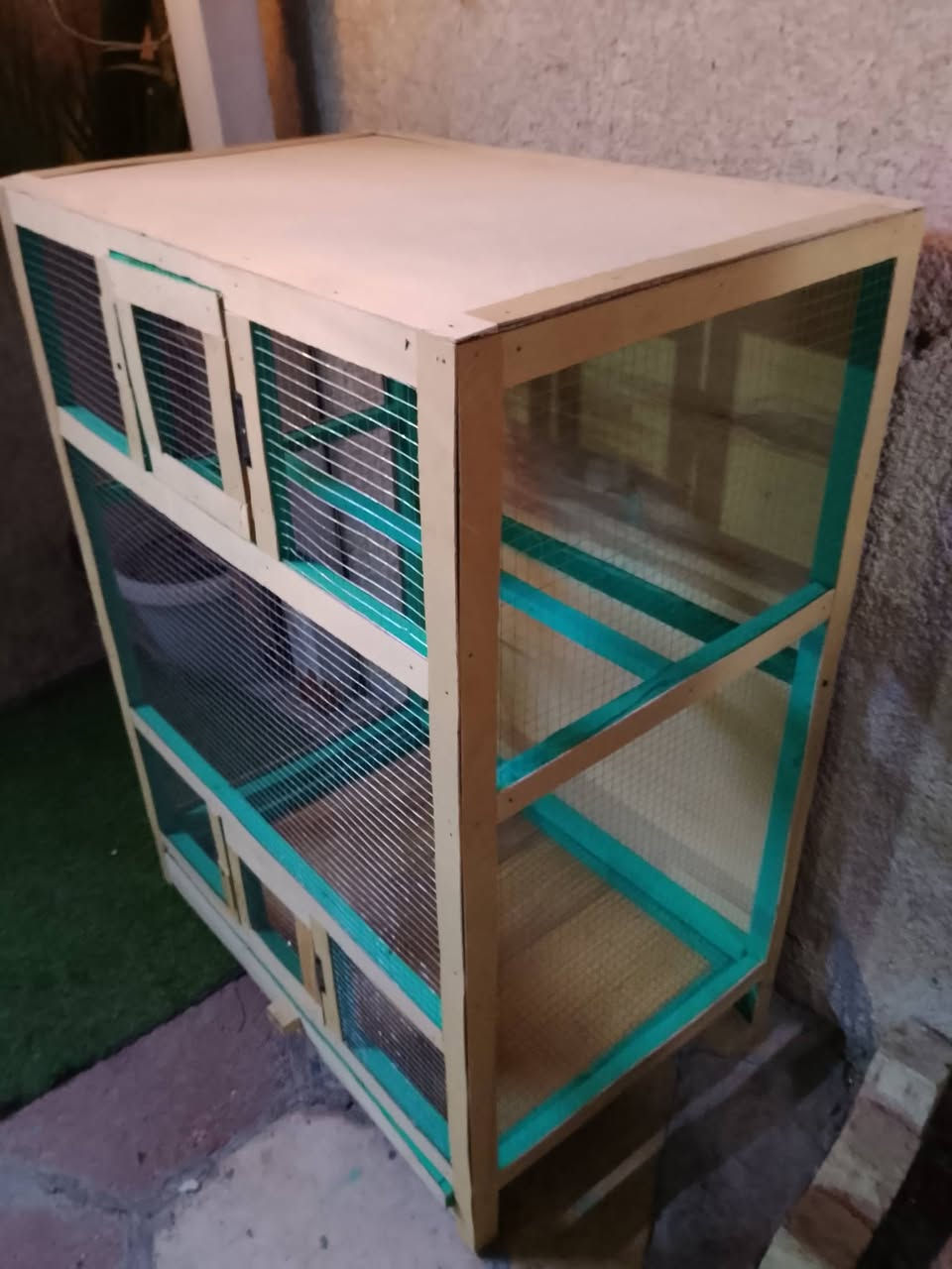 السلام عليكم قفص بعده جديد غير مستخدم ارتفاع 110 عرض 80 نزال 55 السعر 40 وبي مجال  بسيط الشراي رقم *********** بي وتساب عنوان بغداد البياع المعالف
