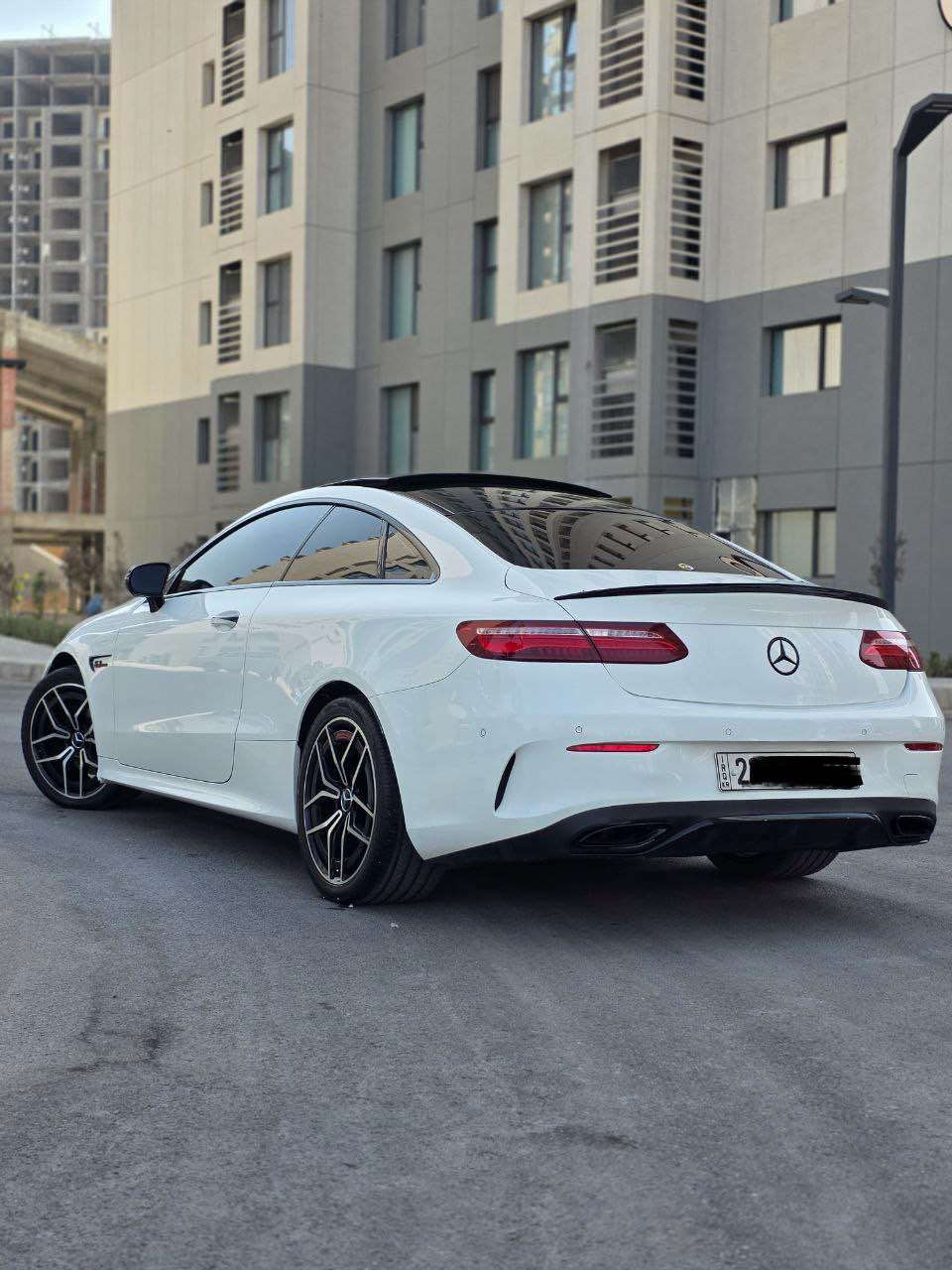 🚗 للبيع او مراوس : مرسيدس E300 كوبيه

🔹 النوع: Mercedes-Benz E-Class Coupe
🔹 الفئة: E300 Coupe
🔹 سنة الصنع: (2019)
🔹 اللون الخارجي: (ابيض )
🔹 اللون الداخلي: (اسود)
🔹 الممشى: (73 كم)
🔹 وارد: (الماني بصمتين مكفوله انتربول )
محرك 2.0 لتر تيربو
كير  أوتوماتيك 9 سرعات
دفع خلفي  
شاشة كبيرة + نظام ملاحة
مقاعد جلد كهربائية مع ذاكرة
فتحة سقف بانوراما
تشغيل بصمة (Keyless Start)
حساسات أمامية وخلفية + كاميرا
رادار (مثبت سرعة)
صبغ قطعتين 
إنارة LED
رقم اربيل ب اسمي هزه وسنويه جدد وكتاب تضليل 

للاستفسار *********** بغداد, العراق
