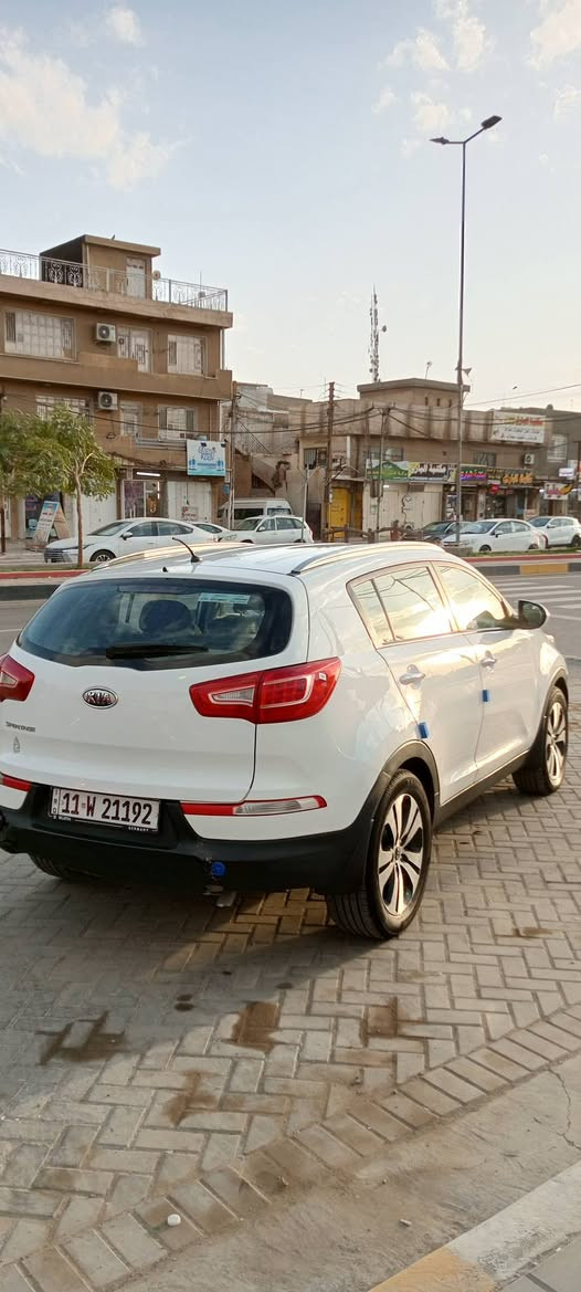 السلام عليكم
سبورتج موديل 12 ✅🔥
مواصفات نص فول 
شاشه كامره 
 وارد خليجي 
كشنات مخمل 
محرك 2400 دوش
5 راكب
تبريد ثلاجه 🥶 
حساسات أمامية وخلفية 
السياره بيه قطعه وحده صبغ اثر شخط 
وبيه جاملغ امامي مبدل اصلي

محرك وكير كفاله 
رقم بغداد الإنكليزي بسمي شرط التحويل 
 
السعر 133 وبيه مجال 

***********
***********
