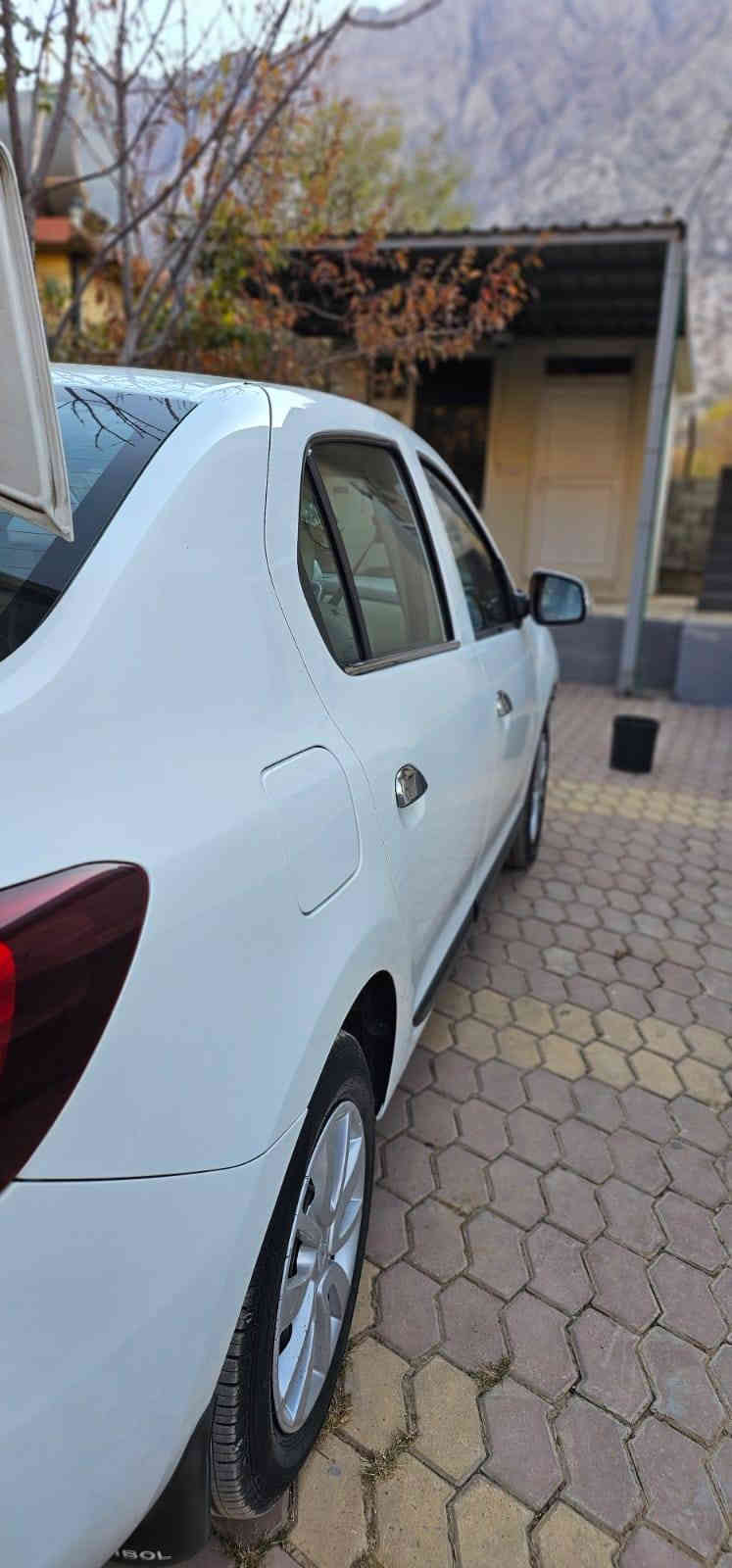 السلام عليكم
رينو سيمبول للبيع 
موديل 2020
مكفوله من الصبغ
ماشيه 59 الف
السياره بلاديه على وضع الشركه كلشي ما مبدل بيه 
كلشي بيه بلادي 
الي تصير من نصيبه فلس مايصرف عليه 
سنويه جديده هزه جديده يعني مدوخ بالتحويل 
السعر 97  وبيه مجال 
للاتصال ***********
مكان السياره بغداد
