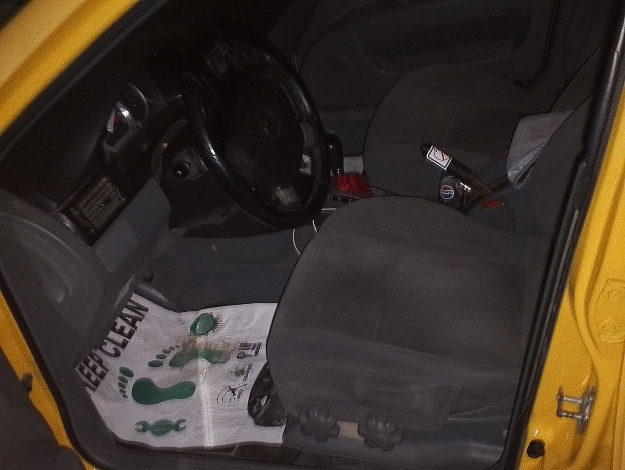 سلام عليكم اوبترا 2011 شركه العامه بيها فقط  ربع دوسه خشم بنيد   نمره   ثالثه دكت  هاف صار يومين  ما اعرف سبب سياره كلها ع بلاد لا خياس لا ضربه  رقم بغداد دولي بسمي عنوان بغداد الشعب *********** سعر  70 وبيها مجال
