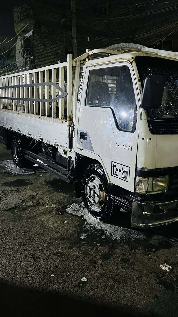 سلام عليكم. كنتر مديل 90 سياره جاهزه نقص جامه اماميه 
معامله كامله باقي بس ستلام لوحات *********** مكانها بغداد
