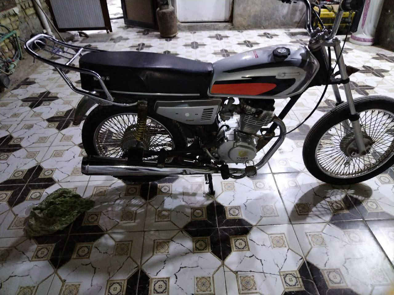 السلام عليكم تايكر كلك شاصيها ومحركها 2019 دراجه نضافته شوفت عينك الدراجه خير من الله السعر500 وبيها مجال بسيط اذا مو شراي لا تعبني الشراي يراسلني عل هاذ الرقم لوه يتصل ويدلل ***********
