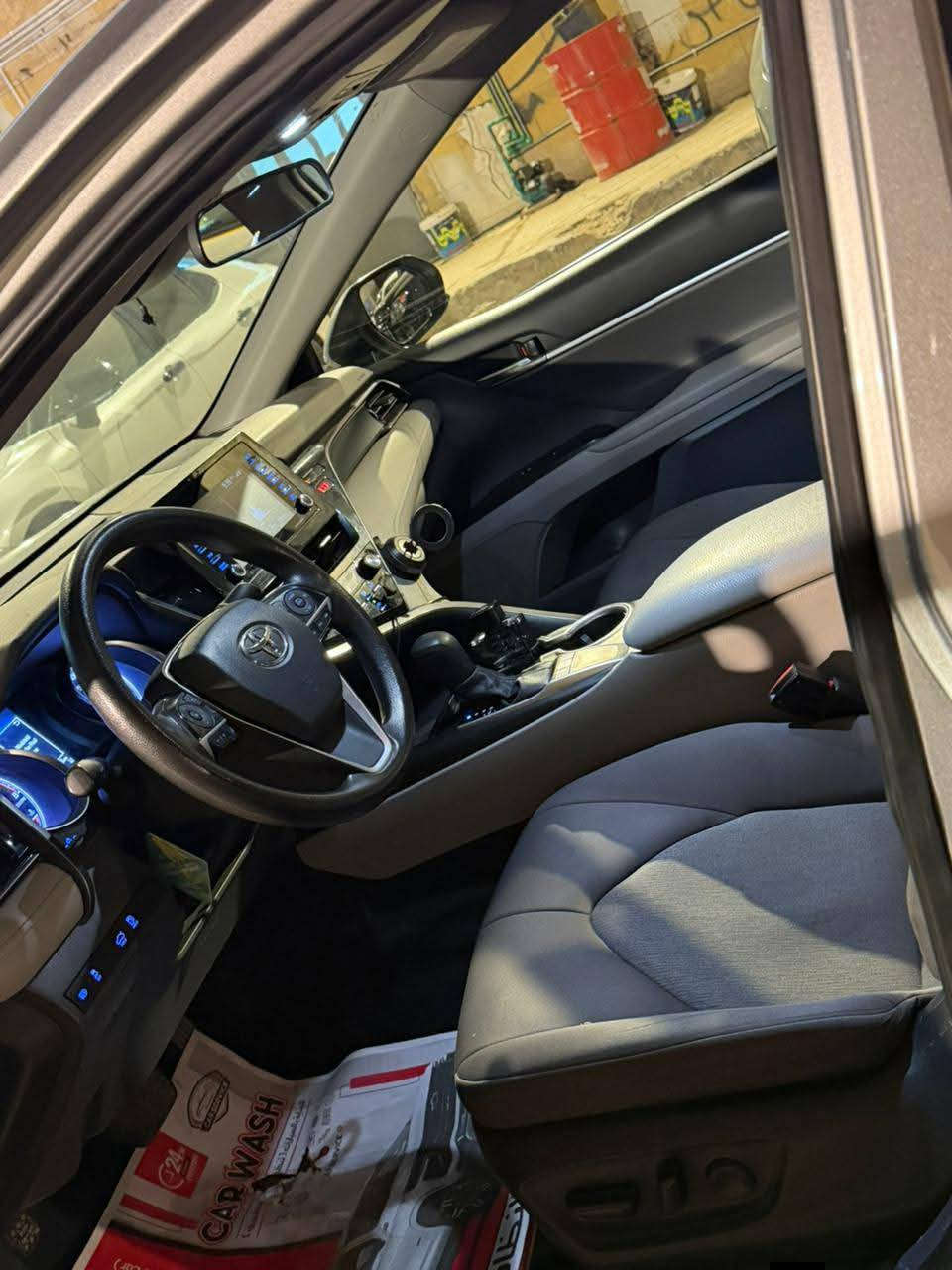 للمراوس مع تسلا y حصرآ
كامري 2022 le 

ماشية 37 الف كيلو

مواصفات عادية 

شاشة
كامرة 
تحكمات ستيرن 
رادار امامي 

حادثها بابين فقط 

باب صبغ باب تبديل ايرباك بردة فقط و بيها بارد بلجاملغ الخلفي و شخط صغير بلباب موضح بصور ما بيها اي ملاحظة غير المذكور

السعر 195 و بيها مجال مكاني الغزالية 

للاستفسار اكثر 
‏‪***********‬‏
