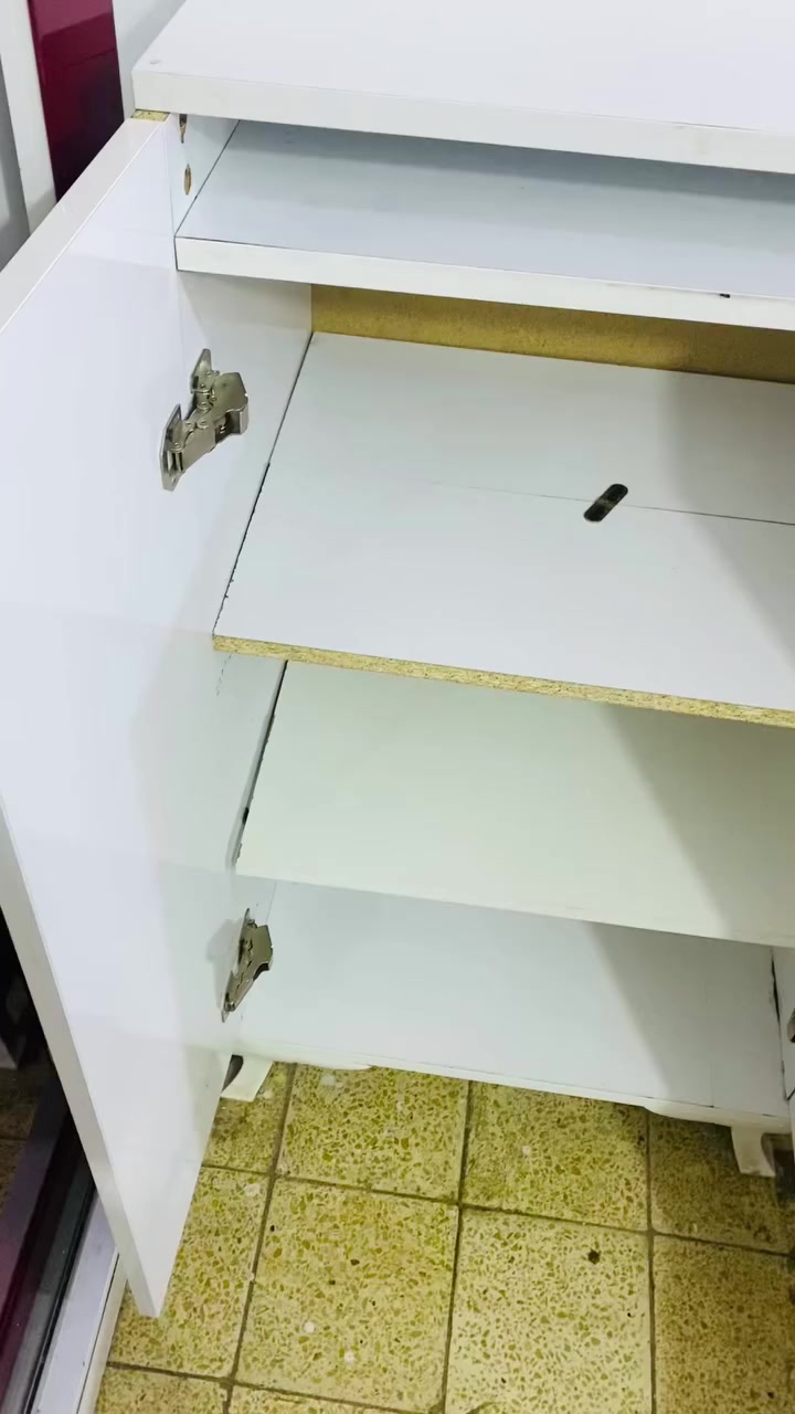 يرهم جزامة يرهم   بوفية
السعر 40 قفل 
التحرير قرب ابو دريس 
للتواصل ***********
