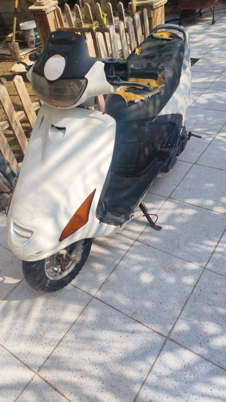 السلام عليكم فراشه فحل للبيع نضيفه  دراجه تشتغل وتطفي يرادلهه كابريتر كابريتر مالتهه مفطوره مكان ديوانيه حي الفرات سعر ب١٧٥ ***********
