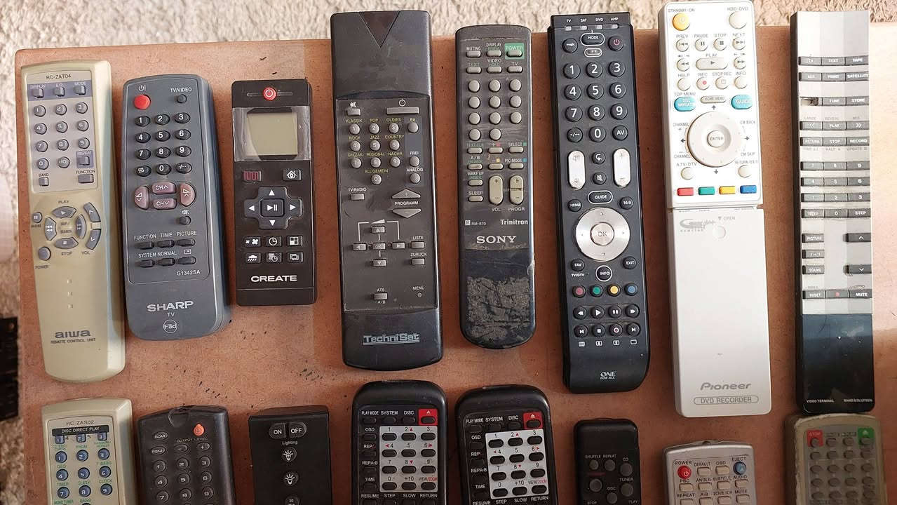 السلام عليكم.. عرض #2026004
وصول وجبة ريموت أجهزة و سستمات و دي في دي متنوعة.
SONY , PANASONIC , PIONEER , B&O , AIWA , PHILIPS , SUNNY , SHARP TV, SONY TV Trinitron, one for all universal control.
أي قطعة تفيدك راسلني خاص حتى احجزها الك ..
 مكاني سليمانية... يوجد توصيل كافة المحافظات.
Mustafa Electronics 
Audio , Video & Electronics
Whatsapp: ***********
