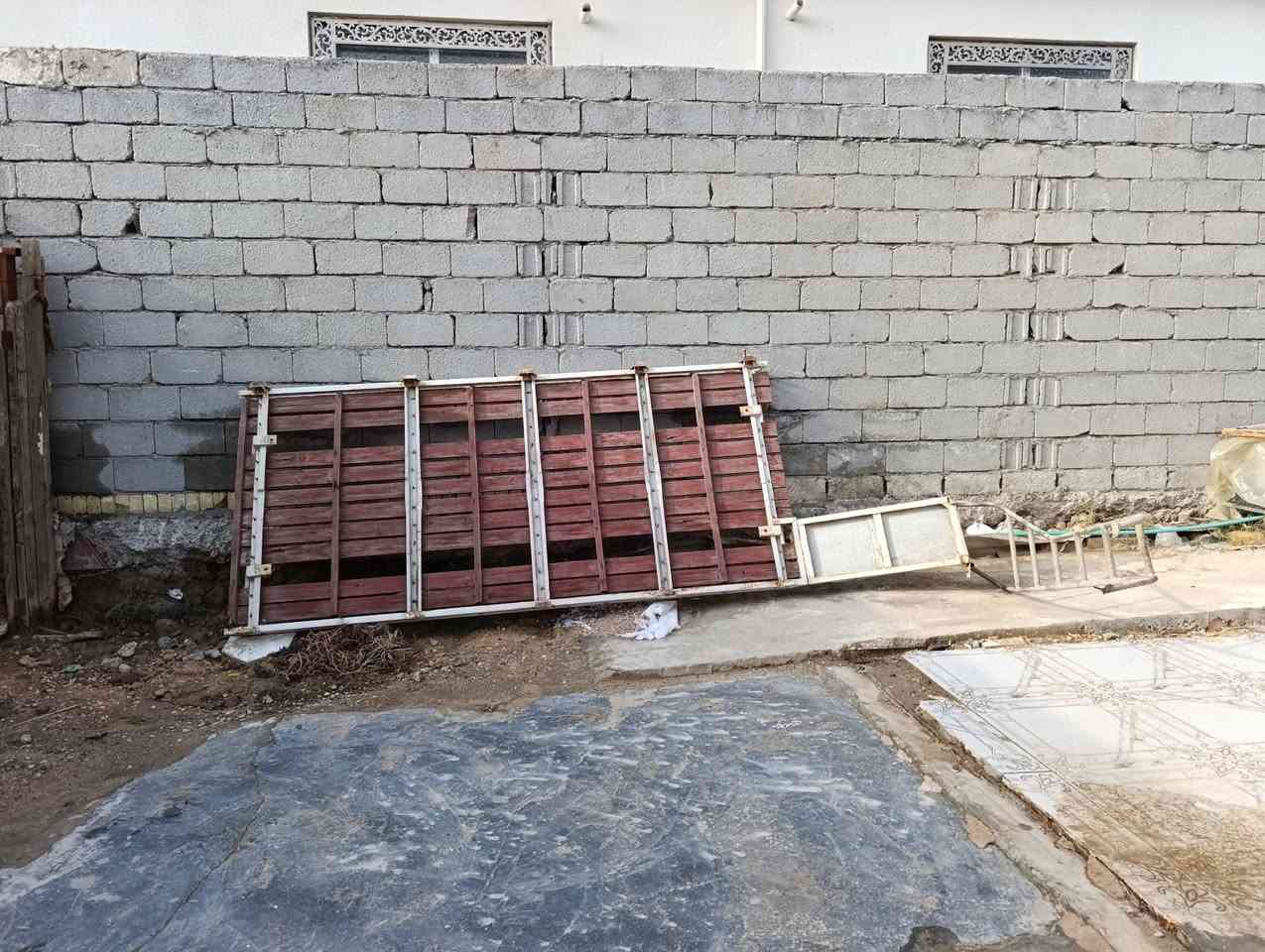 سيباية نيسان نظيفة السعر ٣٠٠ الإتصال ***********
