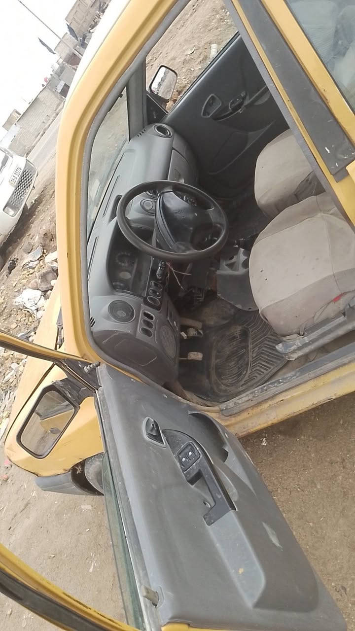 السلام عليكم سايبه للبيع موديل 12
مكينه بيها بخار كشرتها حلوه مابيها اخياس 
رقم نجف احمر ابيع كوم حديد اتعهدلك سرقه او عشائر سياره نضيفه جاهزه خير من الله 
***********
