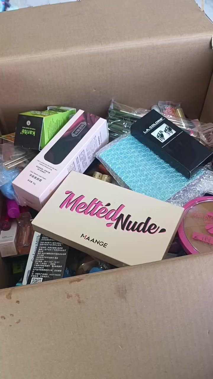 عروض المكياج 🔥🔥🔥

العنوان 
بروانة.حي الشرطة 
مقابيل مول فراس النعيمي
يوجد توصيل داخل حديثة
خدمة التوصيل 2000 دينار


**إذا كنت صاحب هذا الإعلان وتريد حذفه لأي سبب، رجاءا أرسل رسالة إلى الدعم الفني**