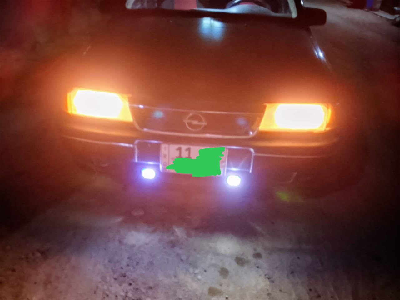 السلام عليكم
أوبل فيكترا موديل 92حجم 2000 
رقم بغداد انكليزي باسمي 
سنويه تنتهي 2029
مكاني بغداد الشعب
 سياره حلوه المحرك والكير زينات مسويلها ادامه تبديل بلكات ووايرات وكويل الصدرزين تبديل 4 دبلات ودرايفن شفتات ورواط وروس أرواط بيها نواقص بسيطه تجي وتكلب وتشوف سعرها 30ورقه وبيها مجال
هاتف 📞 *********** 
        ☎️ ***********  
        واتساب موجود هم بالارقام
